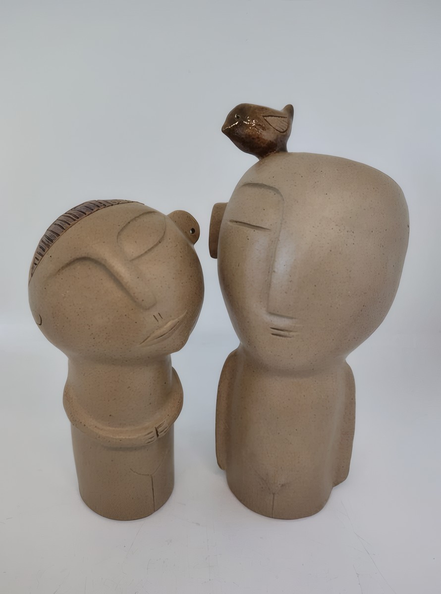 Escultura Mujer Y Hombre Con Pajarito