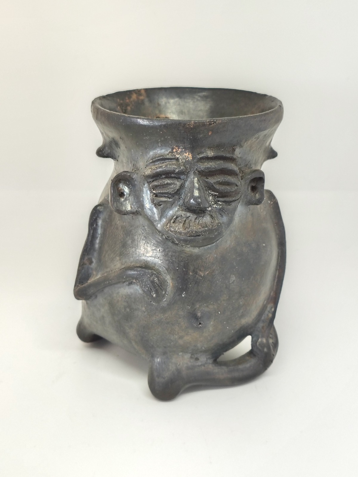 Vaso Escultórico Negro Estilo Ciénaga
